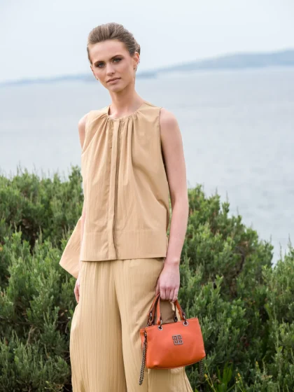 8EC60F00-16F6-48C0-8E82-EA86E0B0F8A3