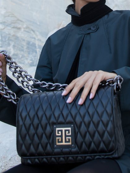 ATHENA_CLASSIC_CAPITONE_BLACK_MODEL2